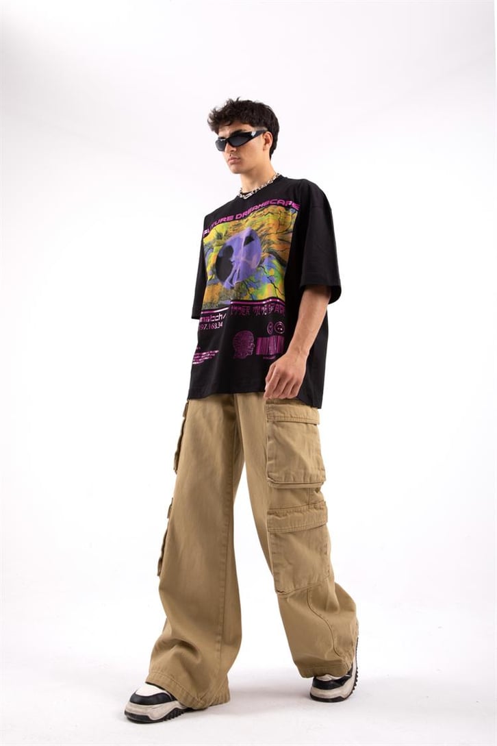 Future Dreamscape Baskılı Siyah Oversize Tshirt