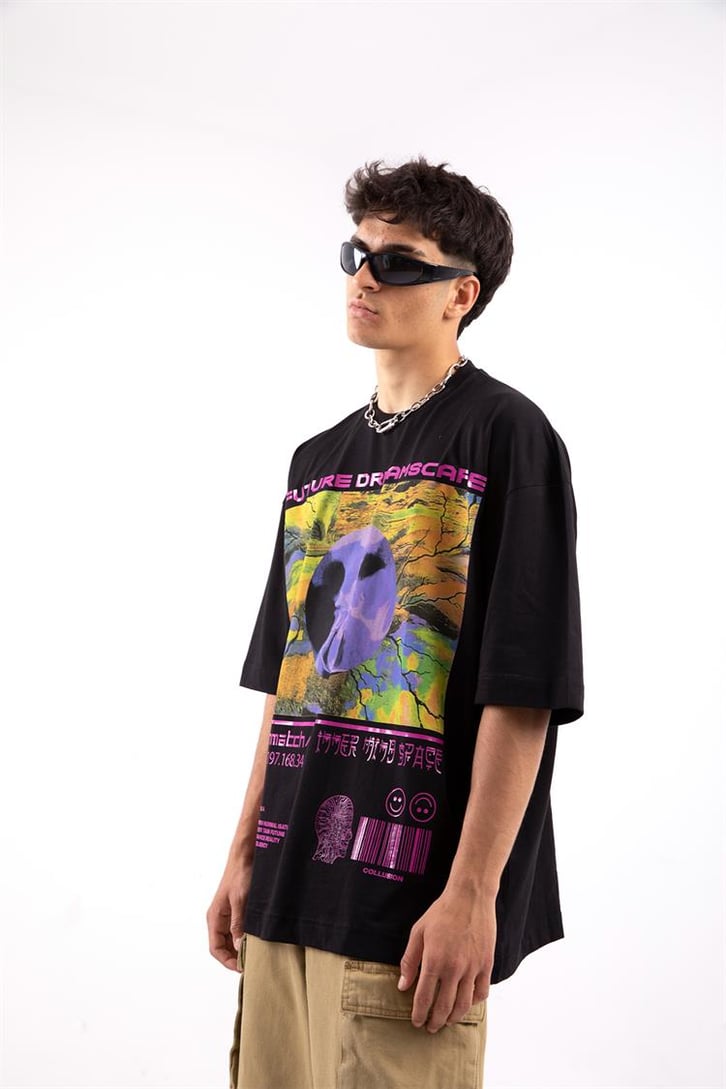 Future Dreamscape Baskılı Siyah Oversize Tshirt