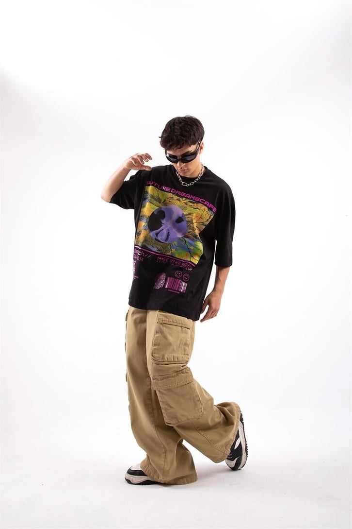 Future Dreamscape Baskılı Siyah Oversize Tshirt