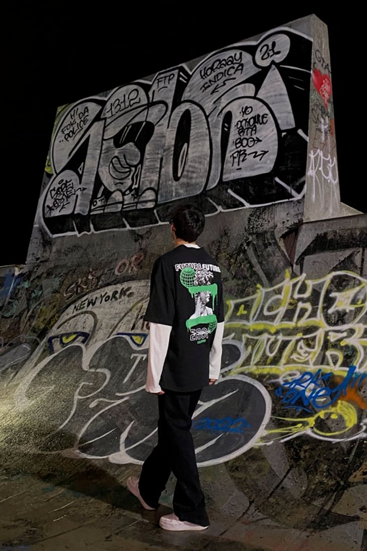 Future Printed Oversize Black Tshirt