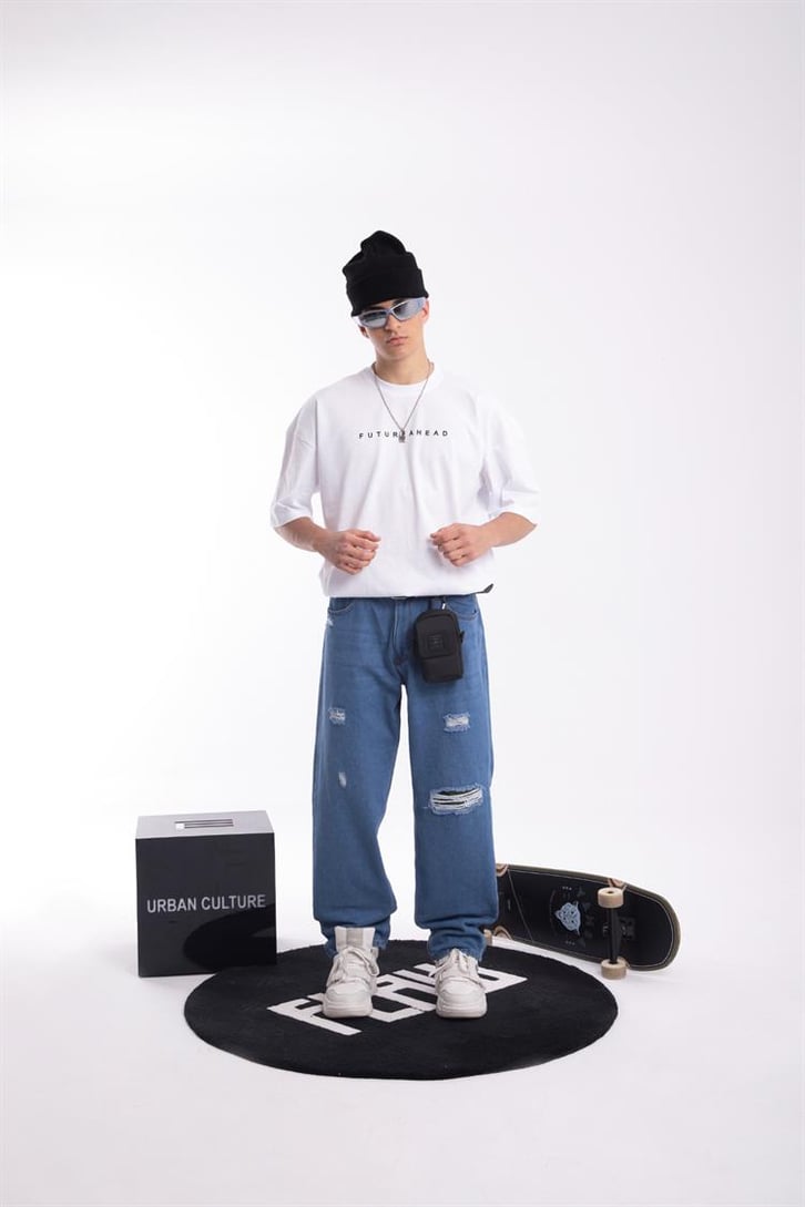 Futurehead Nakışlı Beyaz Oversize Tişört