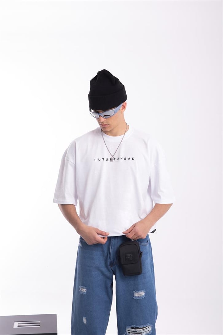 Futurehead Nakışlı Beyaz Oversize Tişört