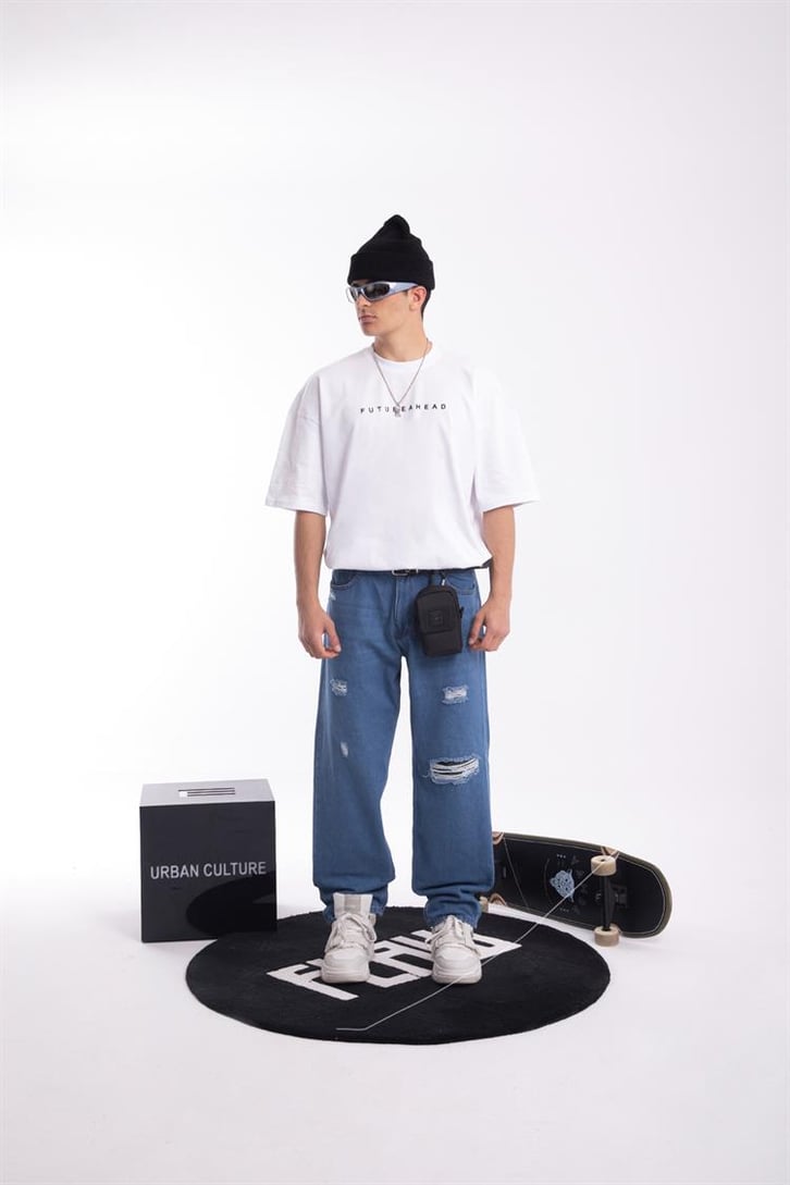 Futurehead Nakışlı Beyaz Oversize Tişört