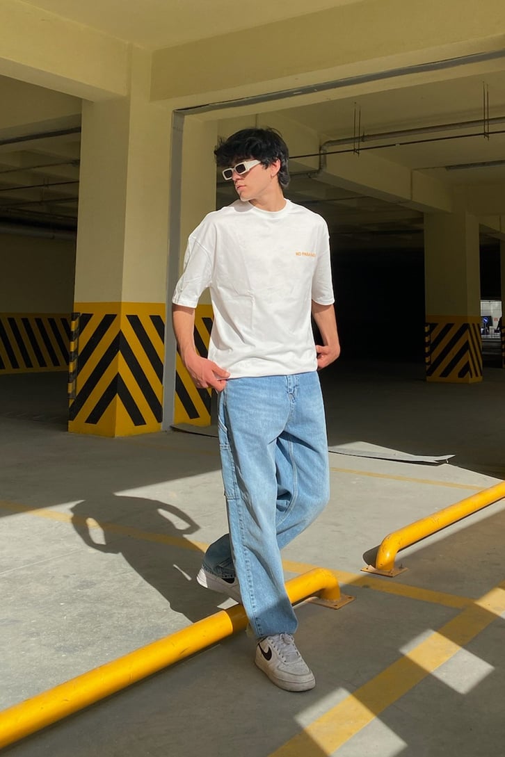 Futures Back Baskılı Ekru Oversize Tshirt