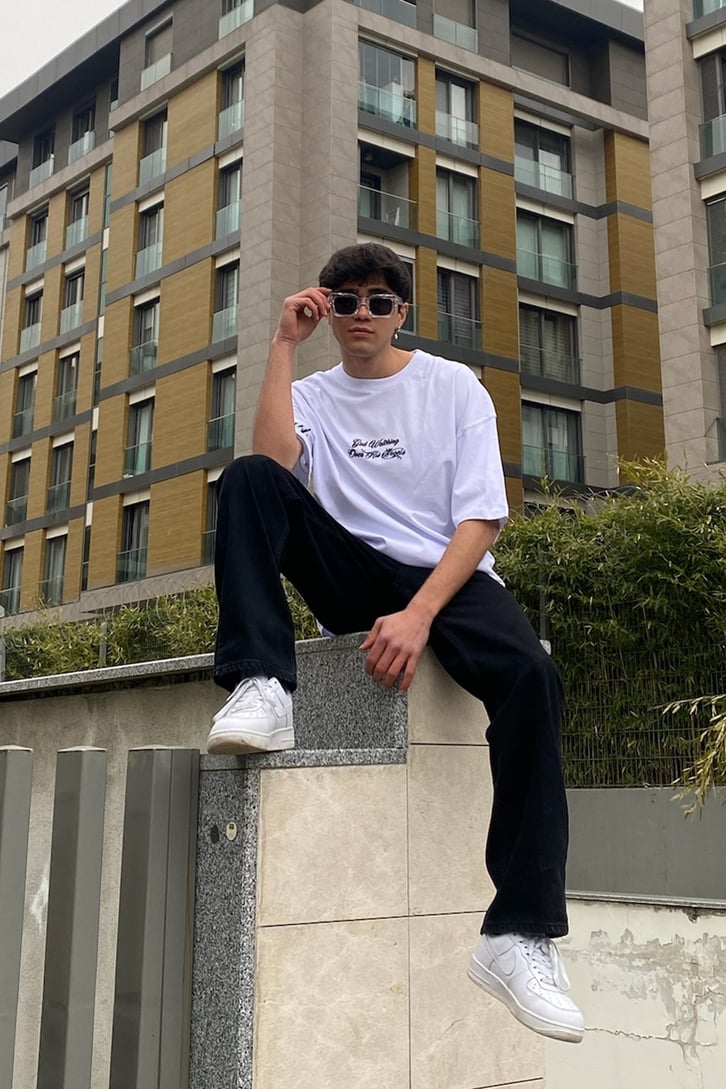 God Watching Oversize Beyaz Tshirt