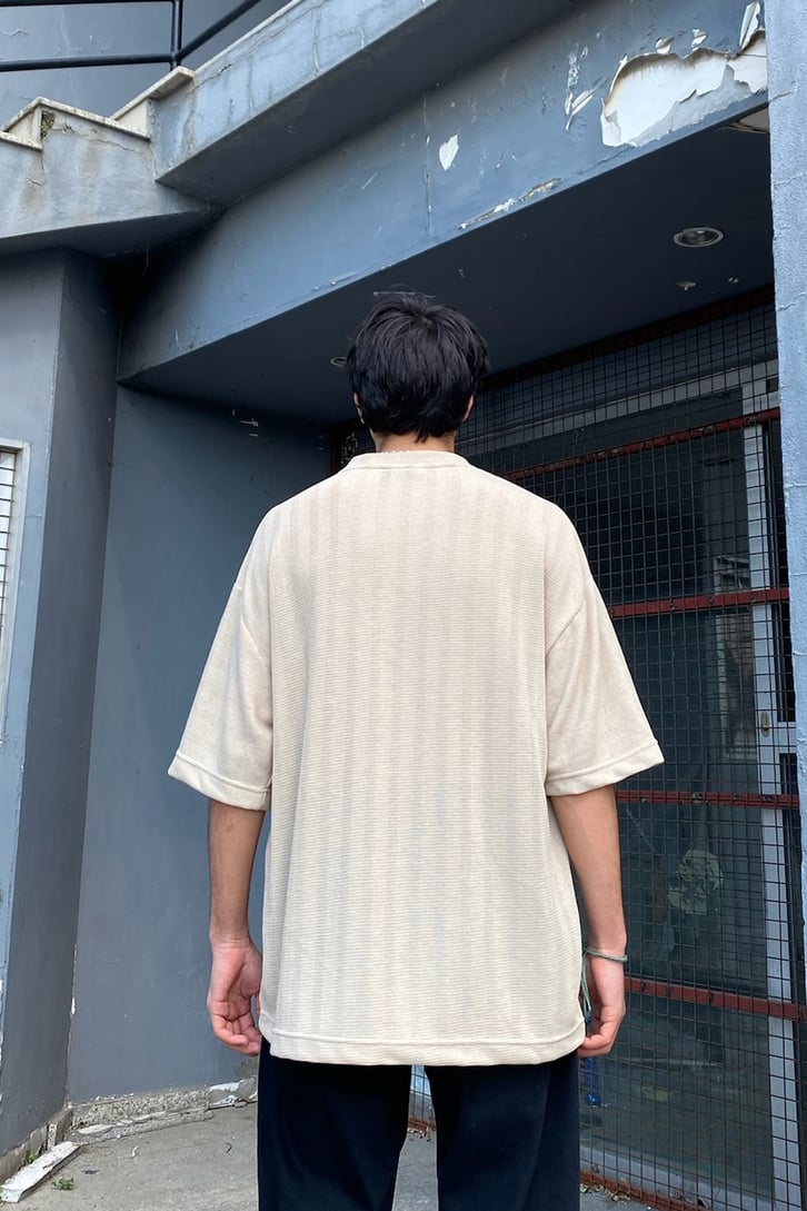 Göğüs Nakışlı Oversize Bej Tshirt