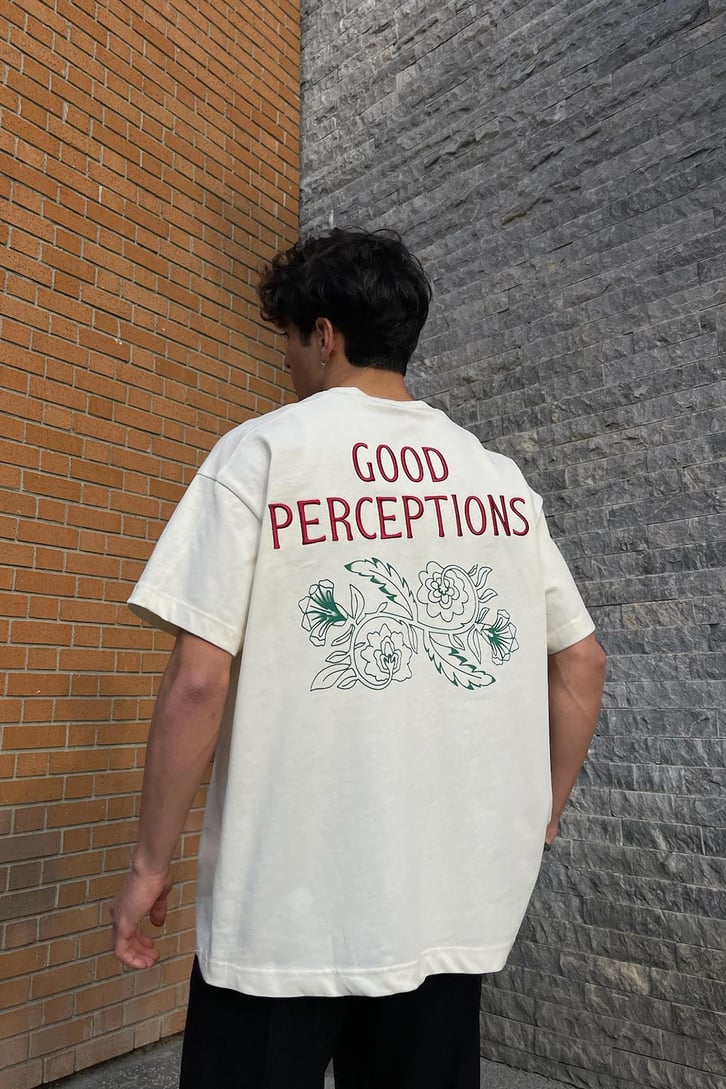 Good Perception Nakışlı Ekru Oversize Tişört