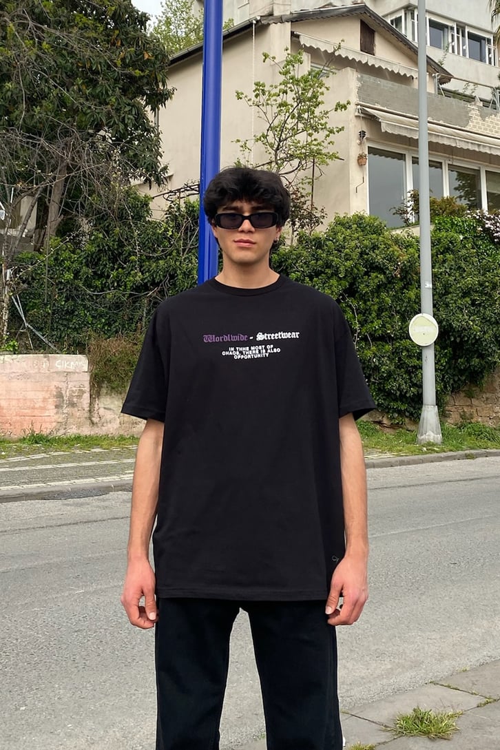 Gothic Deception Baskılı Oversize Tshirt