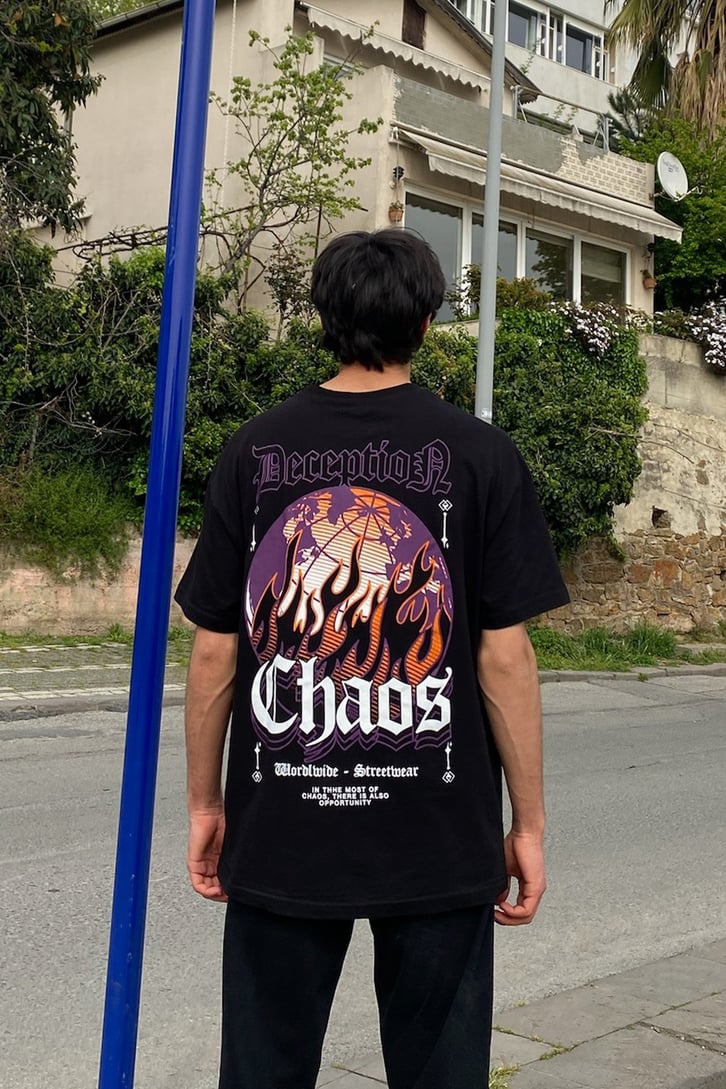 Gothic Deception Baskılı Oversize Tshirt