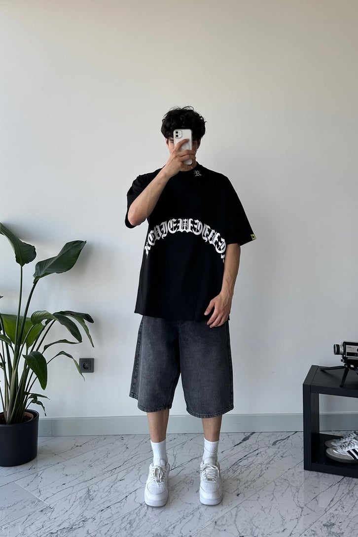Gothic Letter Beyaz Oversize Tişört