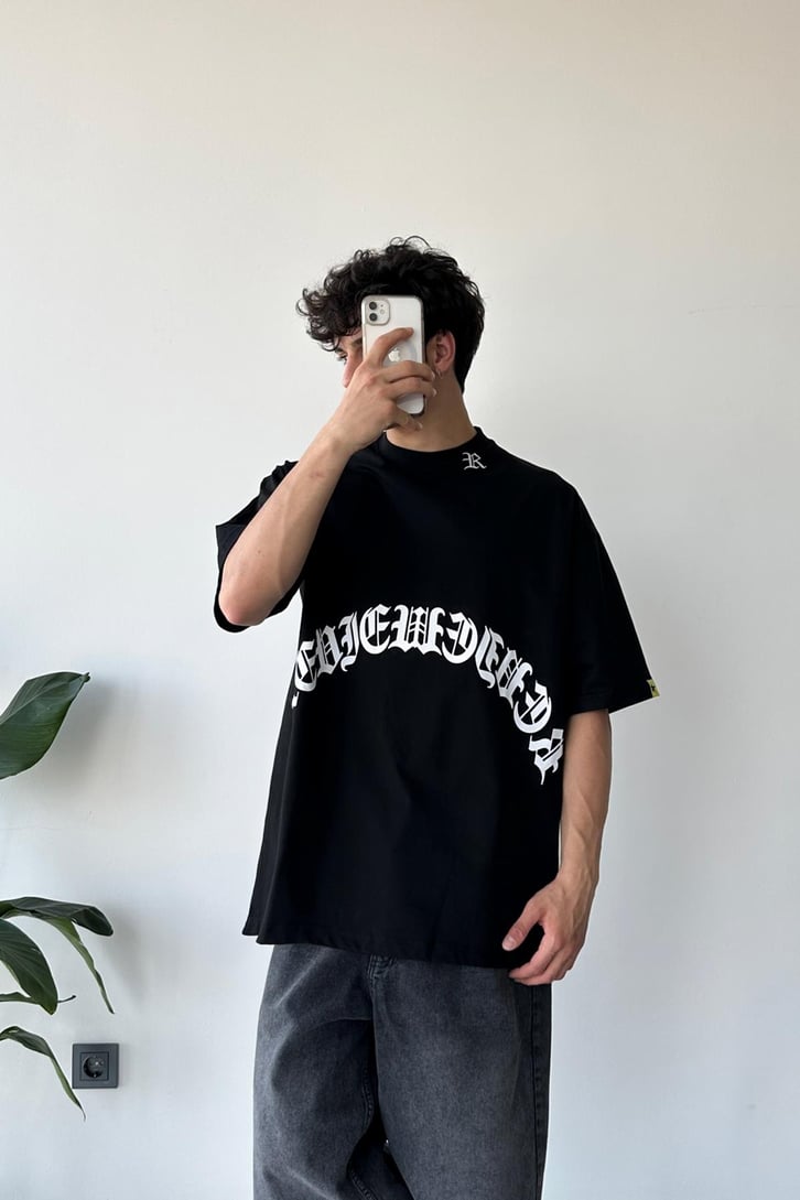 Gothic Letter Beyaz Oversize Tişört