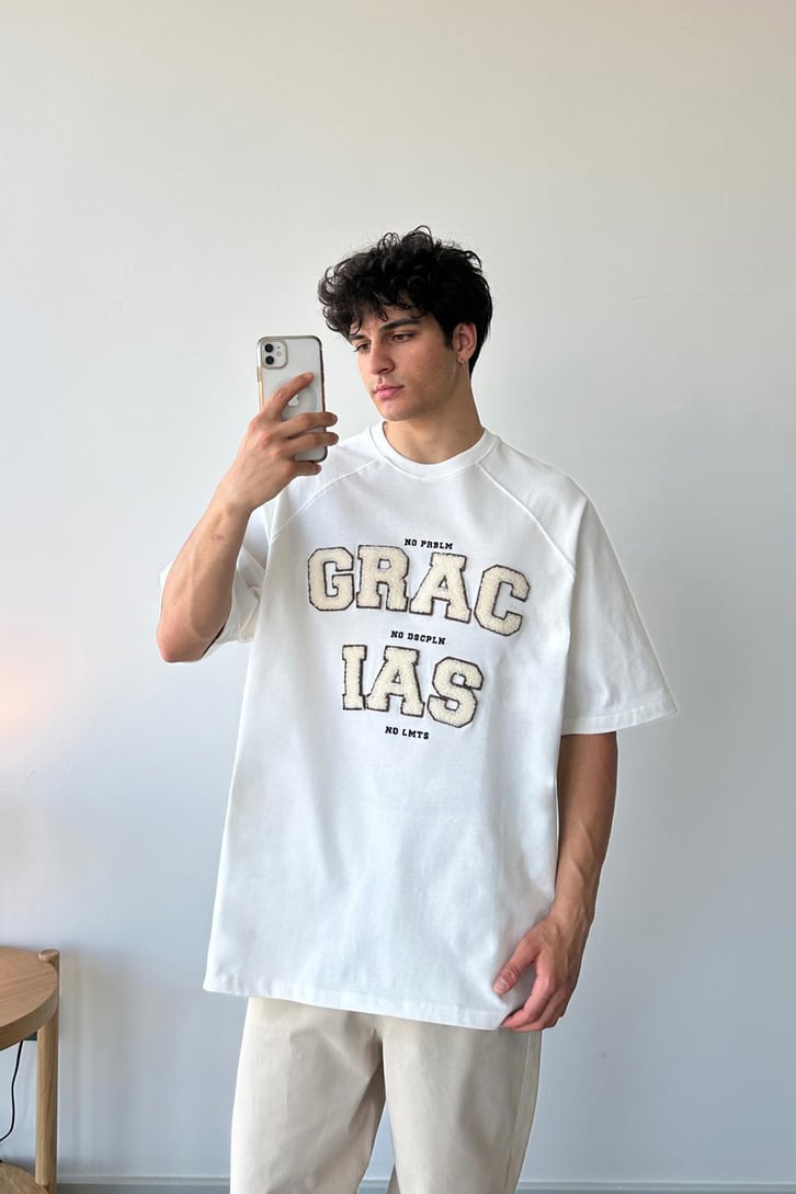 Grac Nakışlı Beyaz Oversize Tişört