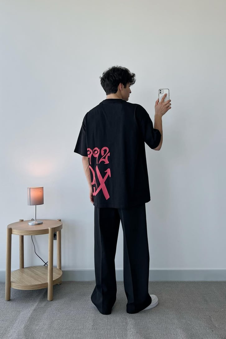 Graffiti Baskılı Beyaz Oversize Tişört