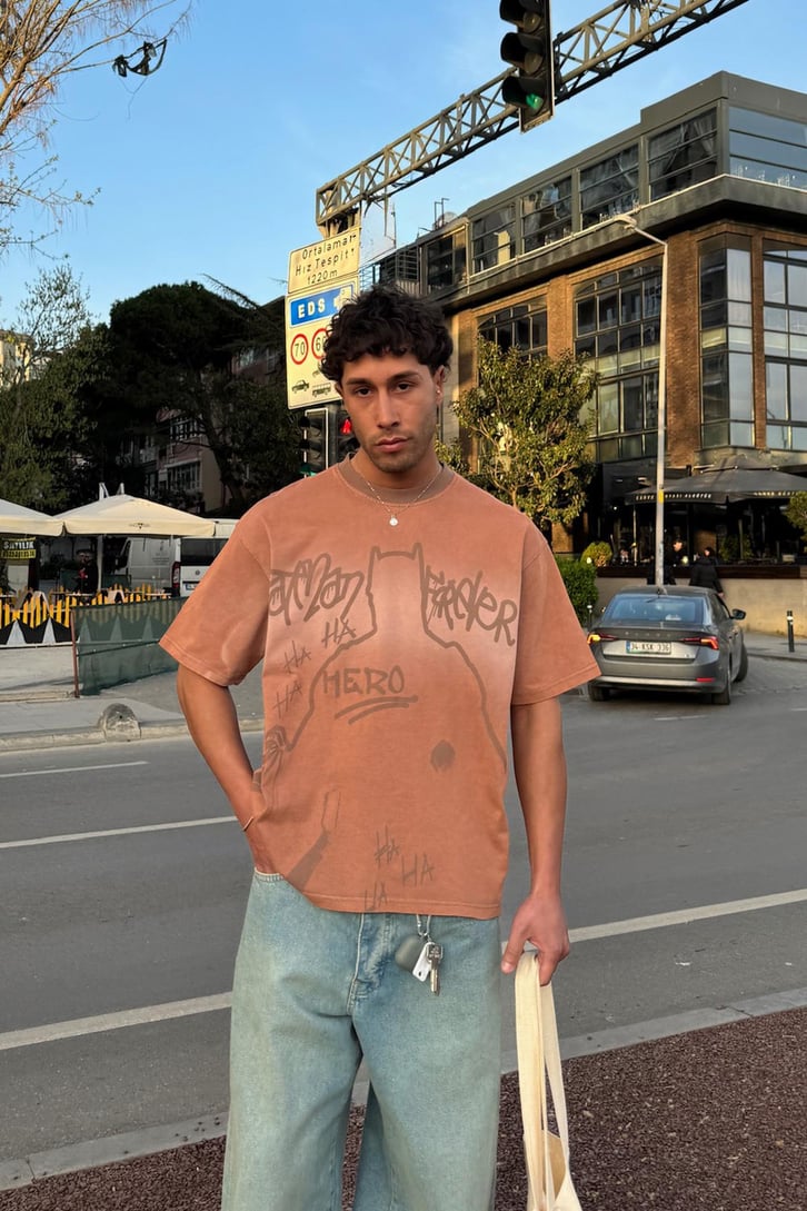 Graffiti Desen Baskılı Tişört