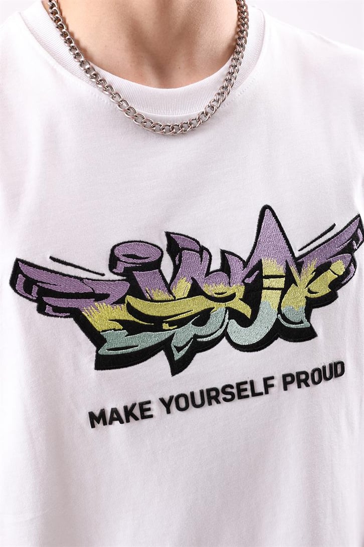 Graffiti Nakışlı Beyaz Oversize Tişört