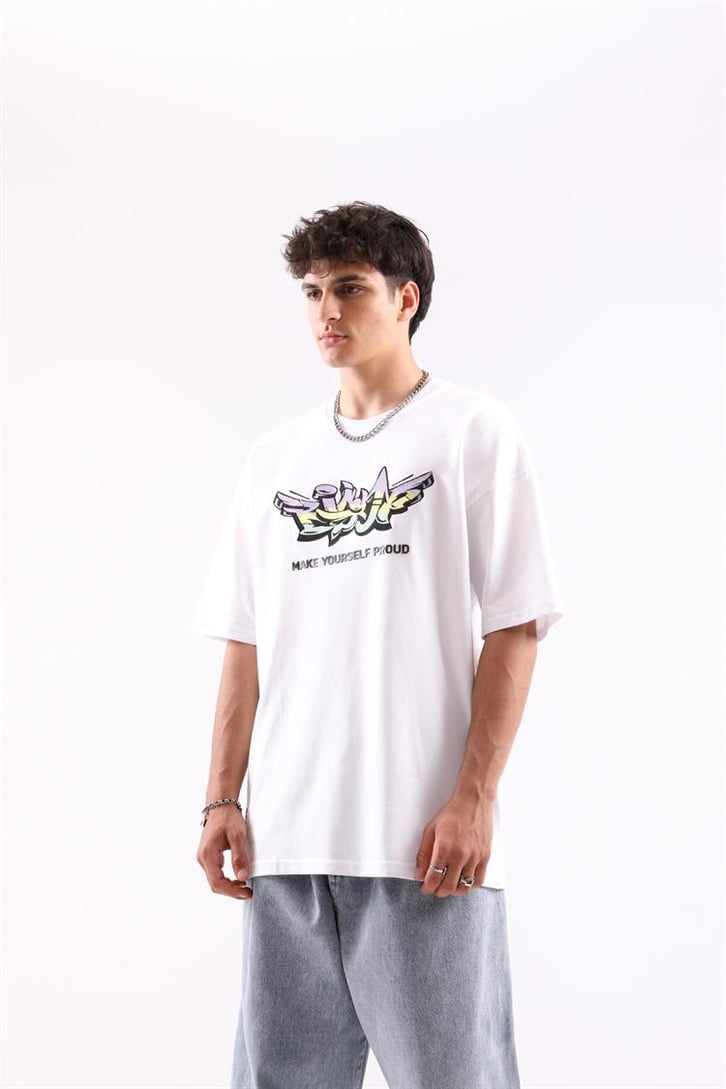 Graffiti Nakışlı Beyaz Oversize Tişört