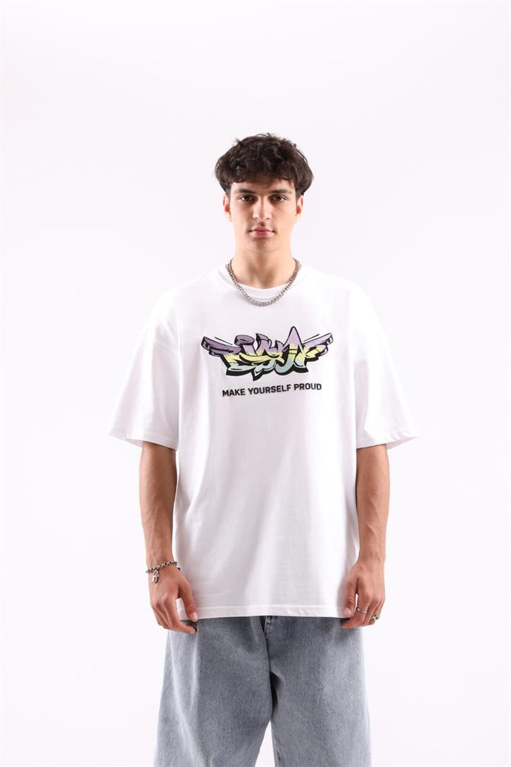 Graffiti Nakışlı Beyaz Oversize Tişört