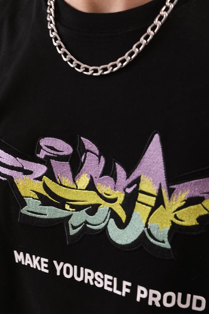 Graffiti Nakışlı Siyah Oversize Tişört