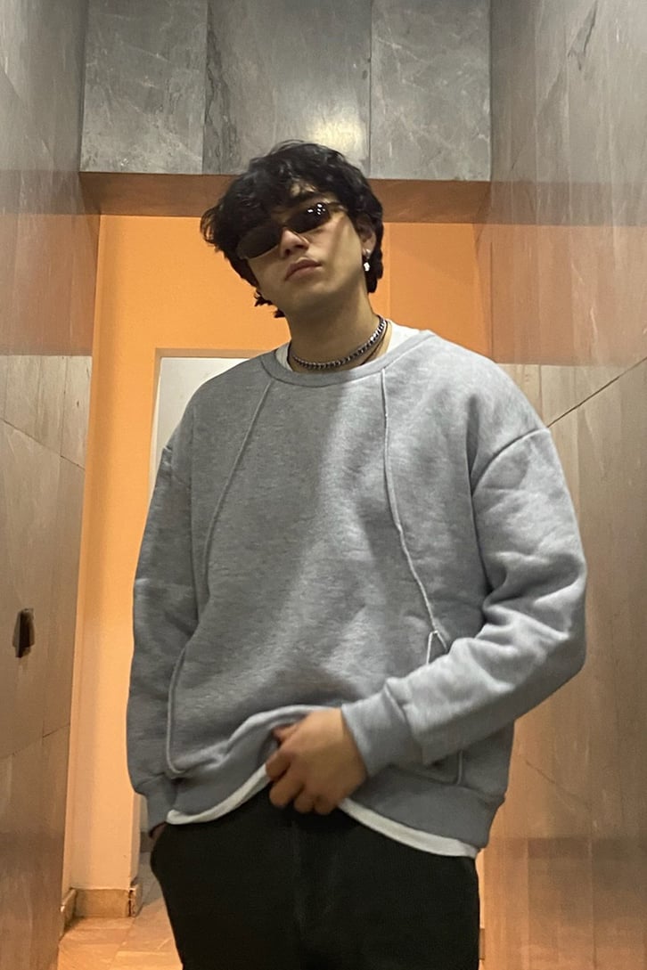 Gri Dikiş Detay Basic Sweatshirt