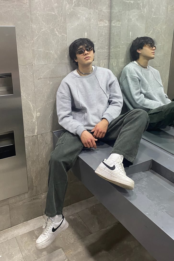 Gri Dikiş Detay Basic Sweatshirt