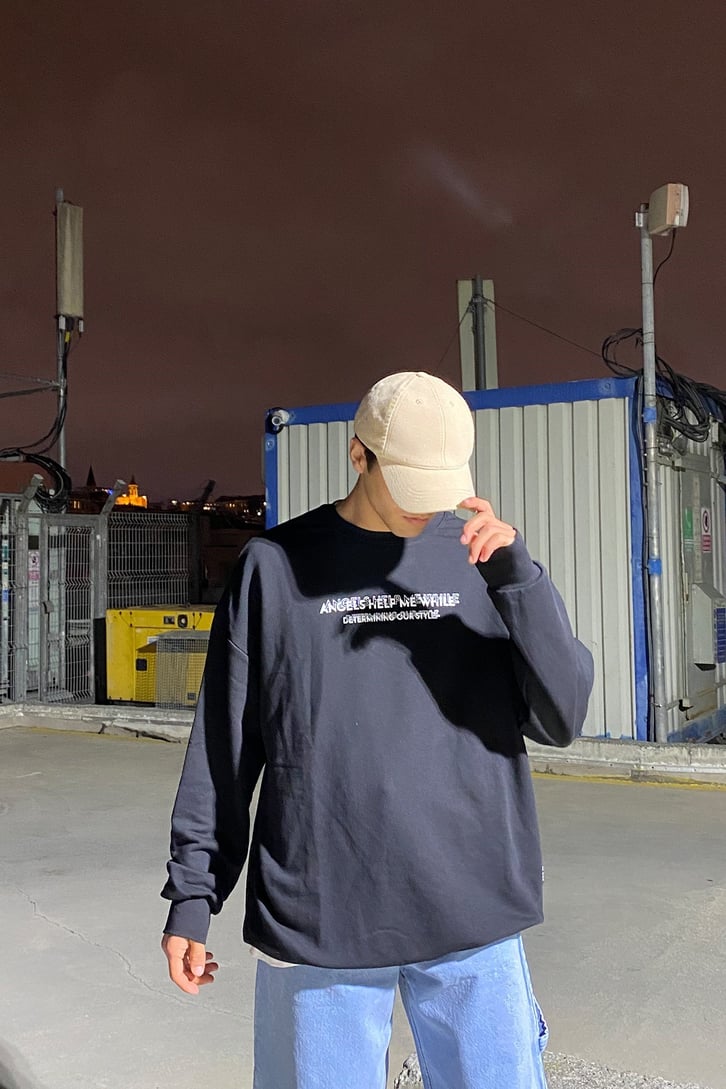 GUARDIANS ANGEL BASKILI OVERSIZE SWEATSHIRT