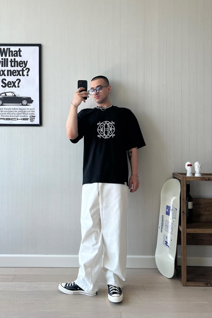 H Old Money Vibe Nakışlı Oversize Tişört