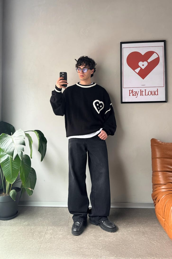 Heart Nakış Detay Ara Çizgili Triko Kazak