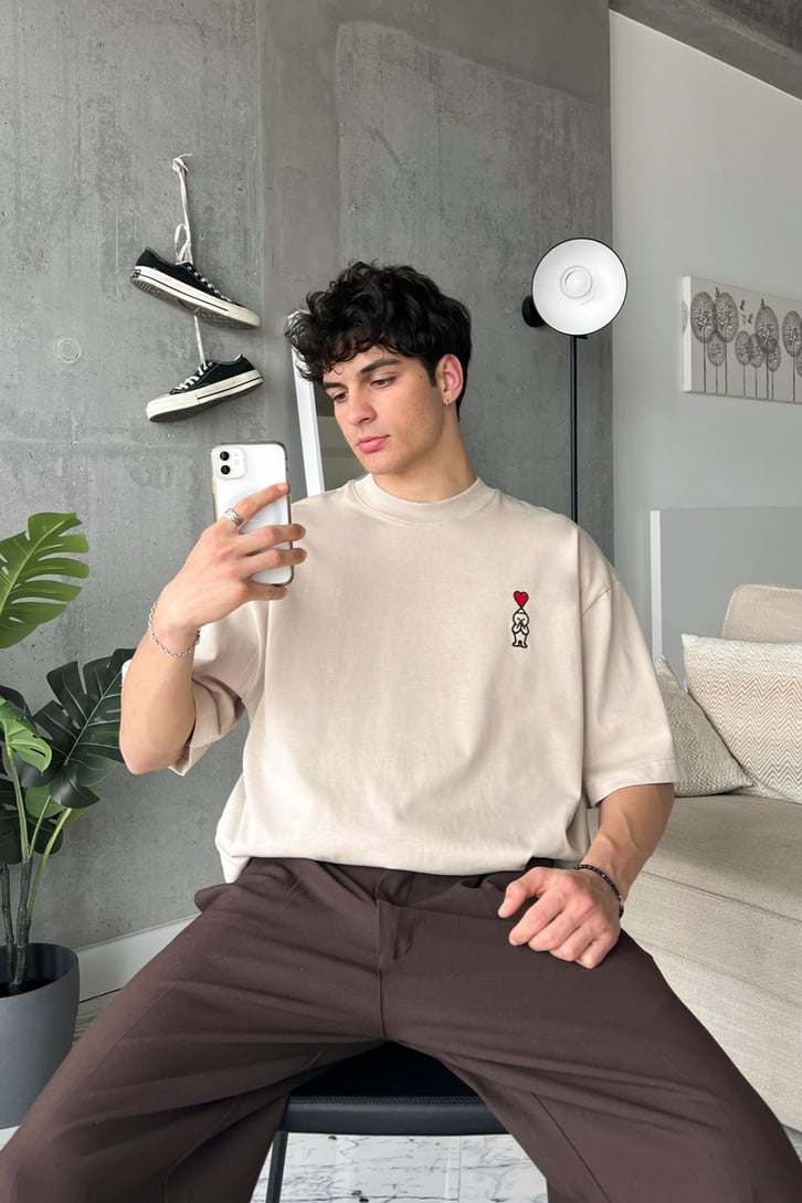 Heart Nakışlı Bej Oversize Tişört