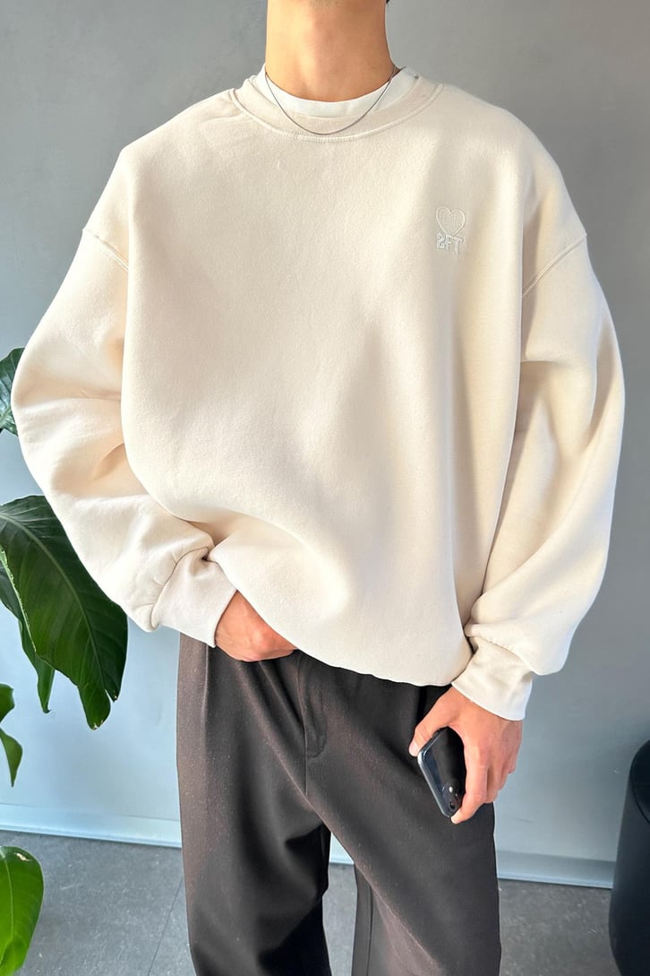 Heart Nakışlı Bisiklet Yaka Sweatshirt