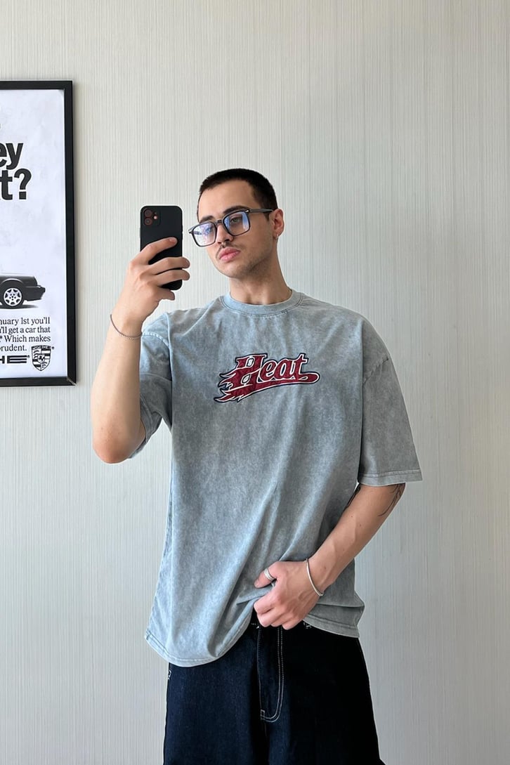 Heat Nakışlı Acid Wash Oversize Tişört