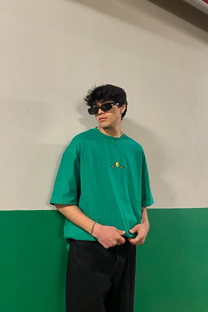Hiding Smiley Nakışlı Yeşil Oversize Tshirt