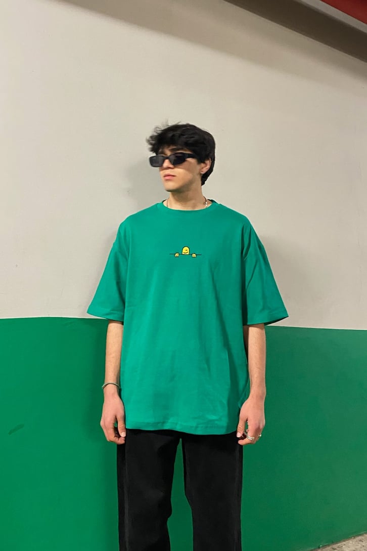 Hiding Smiley Nakışlı Yeşil Oversize Tshirt