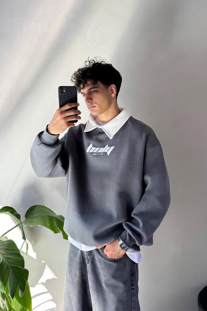Holy Baskılı Polo Yaka Sweatshirt