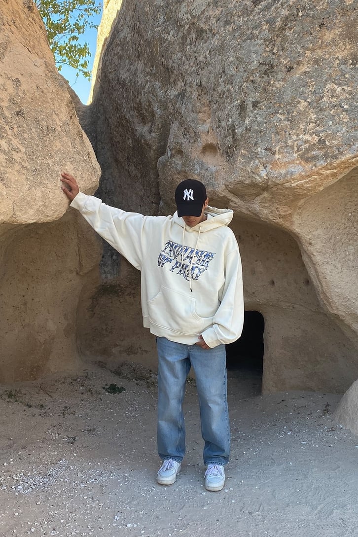 HOSUE OF PRAY BASKILI OVERSIZE HOODIE
