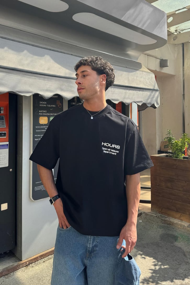 Hours Baskı Detay Tişört