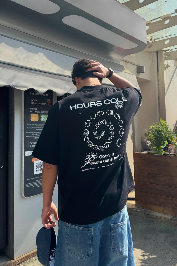 Hours Baskı Detay Tişört