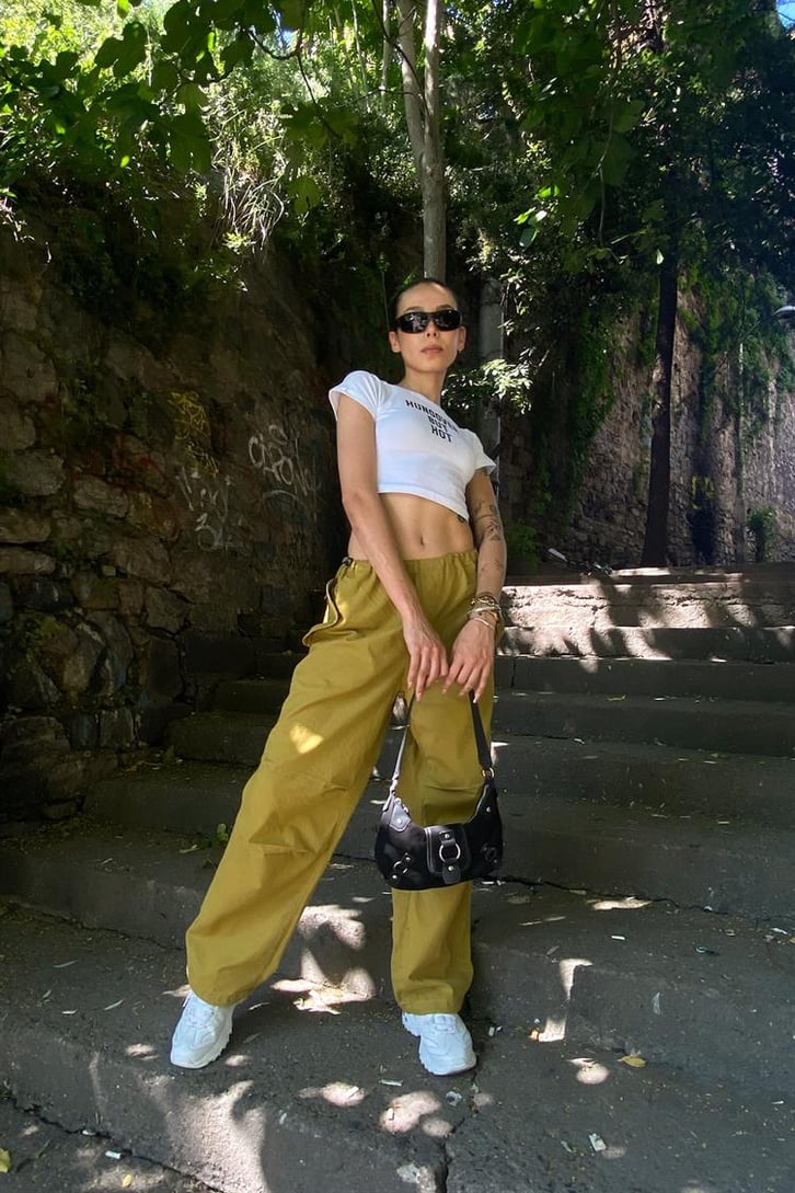 Hungover But Hot Baskılı Beyaz Crop