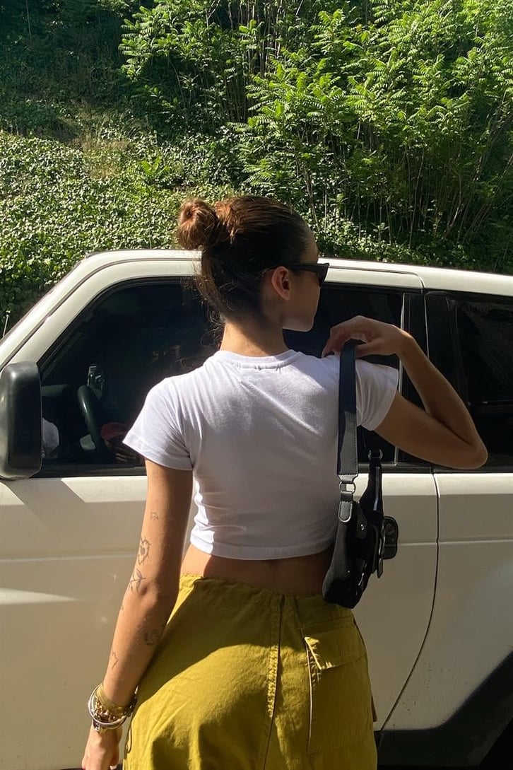 Hungover But Hot Baskılı Beyaz Crop