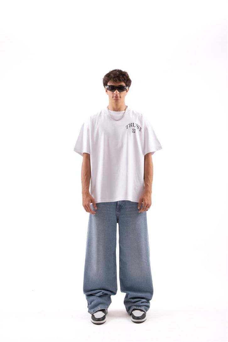 I'am Not Basic Baskılı Beyaz Oversize Tişört