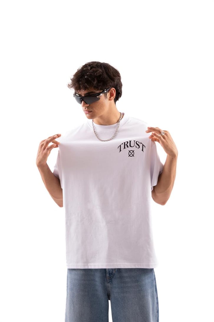 I'am Not Basic Baskılı Beyaz Oversize Tişört