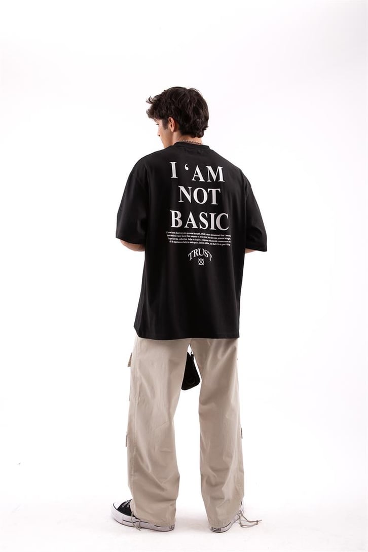 I'am Not Basic Baskılı Tshirt