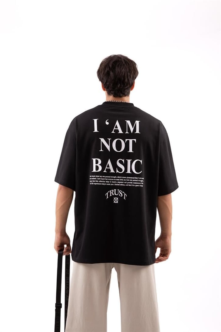 I'am Not Basic Baskılı Tshirt
