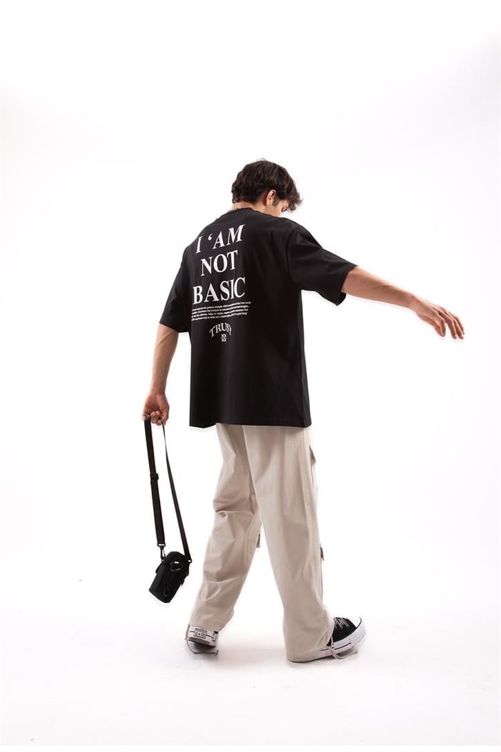 I'am Not Basic Baskılı Tshirt