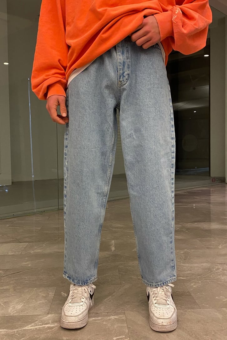 Ice Blue Crop Carrot Fit Jean