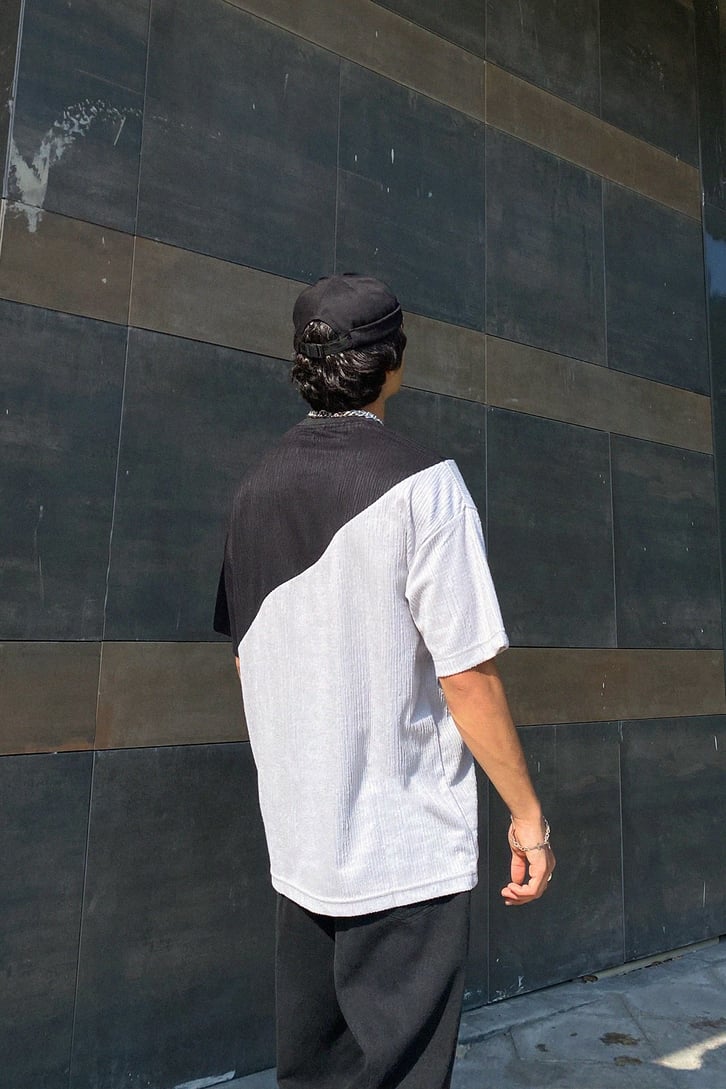 İki Renk Parçalı Oversize Tshirt
