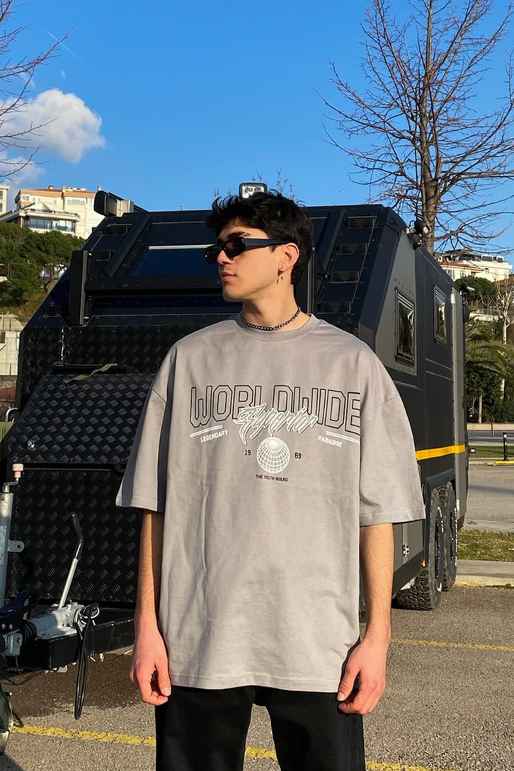 Illision World Oversize Printed Tshirt