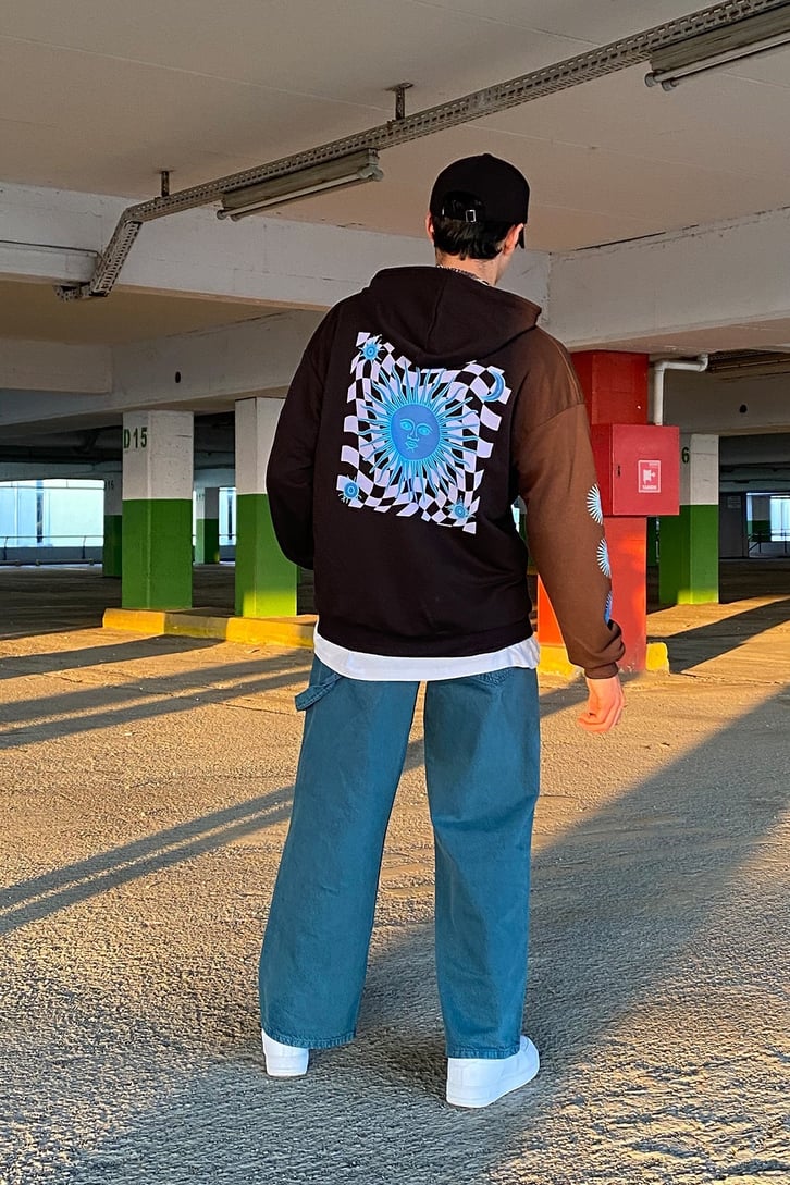 İLLÜZYON BASKILI REGULAR FIT HOODIE