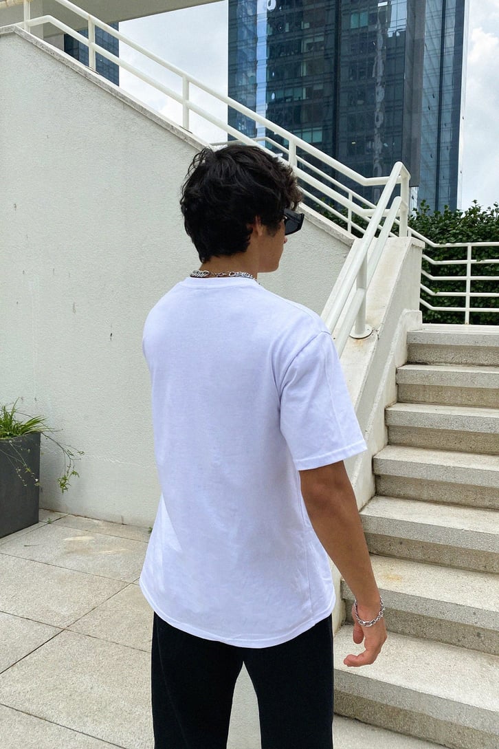 Infinite Baskılı Beyaz Tshirt