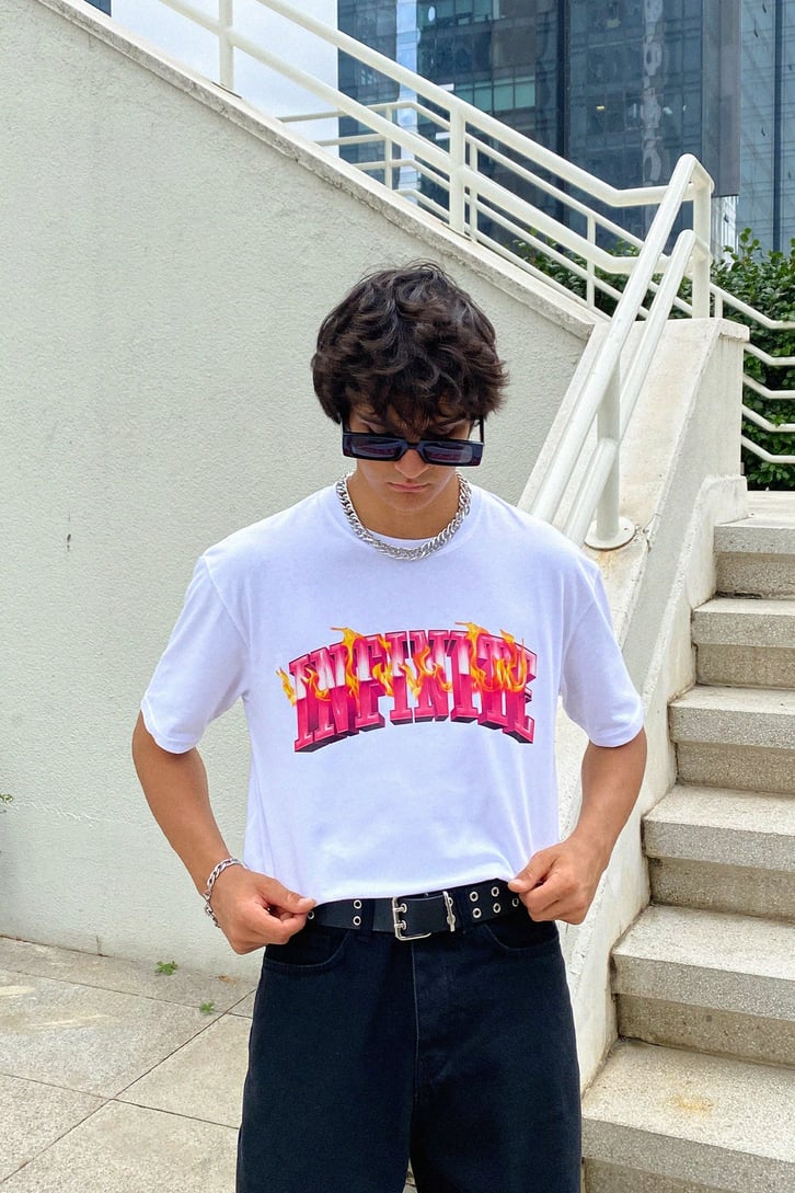 Infinite Baskılı Beyaz Tshirt