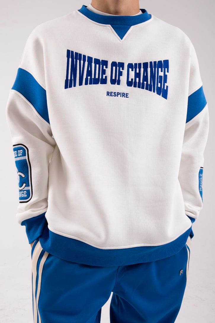 Invade Of Change Nakışlı Oversize Sweatshirt